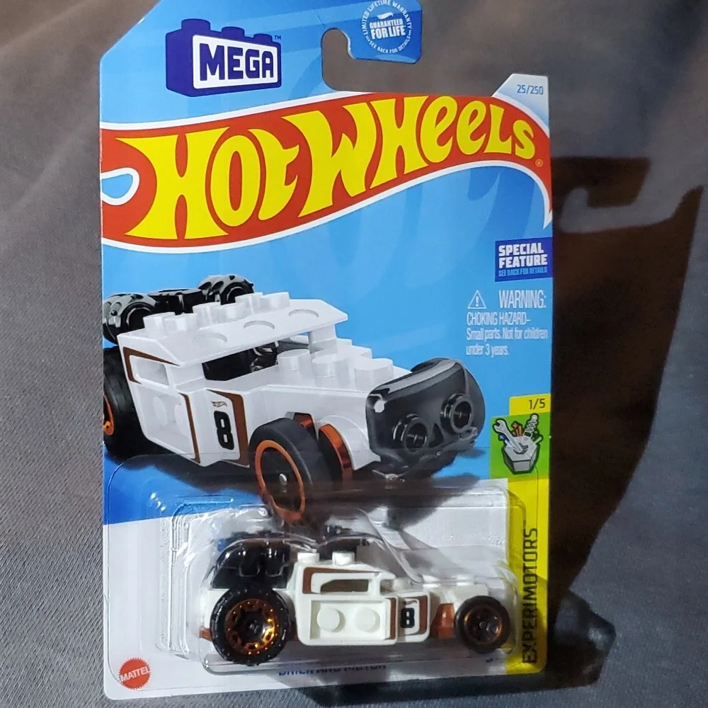 Hot Wheels - has‎ a Lego look